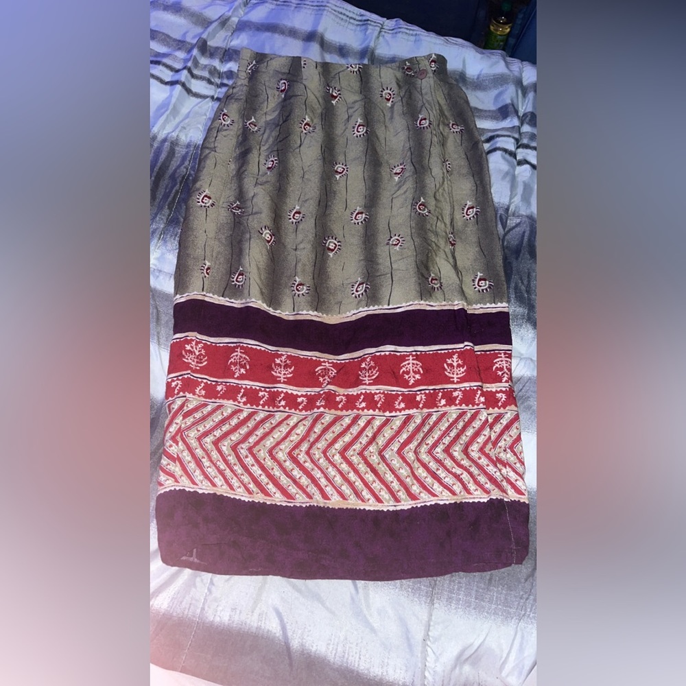 skirt, never worn, size small